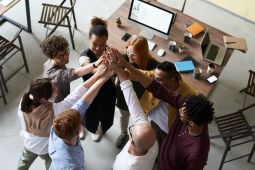 ''Erasmus+'' jaunatnes jomas projektiem 2023.gadā pieejami vairāk nekā 5 miljoni eiro ''Erasmus+'' jaunatnes jomas projektiem 2023.gadā pieejami vairāk nekā 5 miljoni eiro